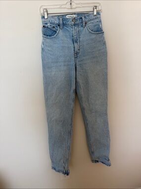 Abercrombie & Fitch Curve Love 90’s Straight Ultra High-Rise Jeans